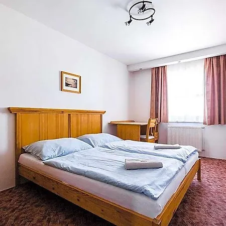 Jiriho Na Seraku Hotel